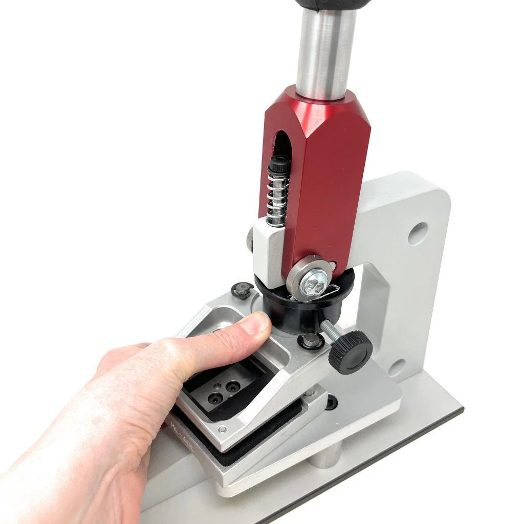 C25 Keyringfab Cutting Press & Assembly Machine - Image 3